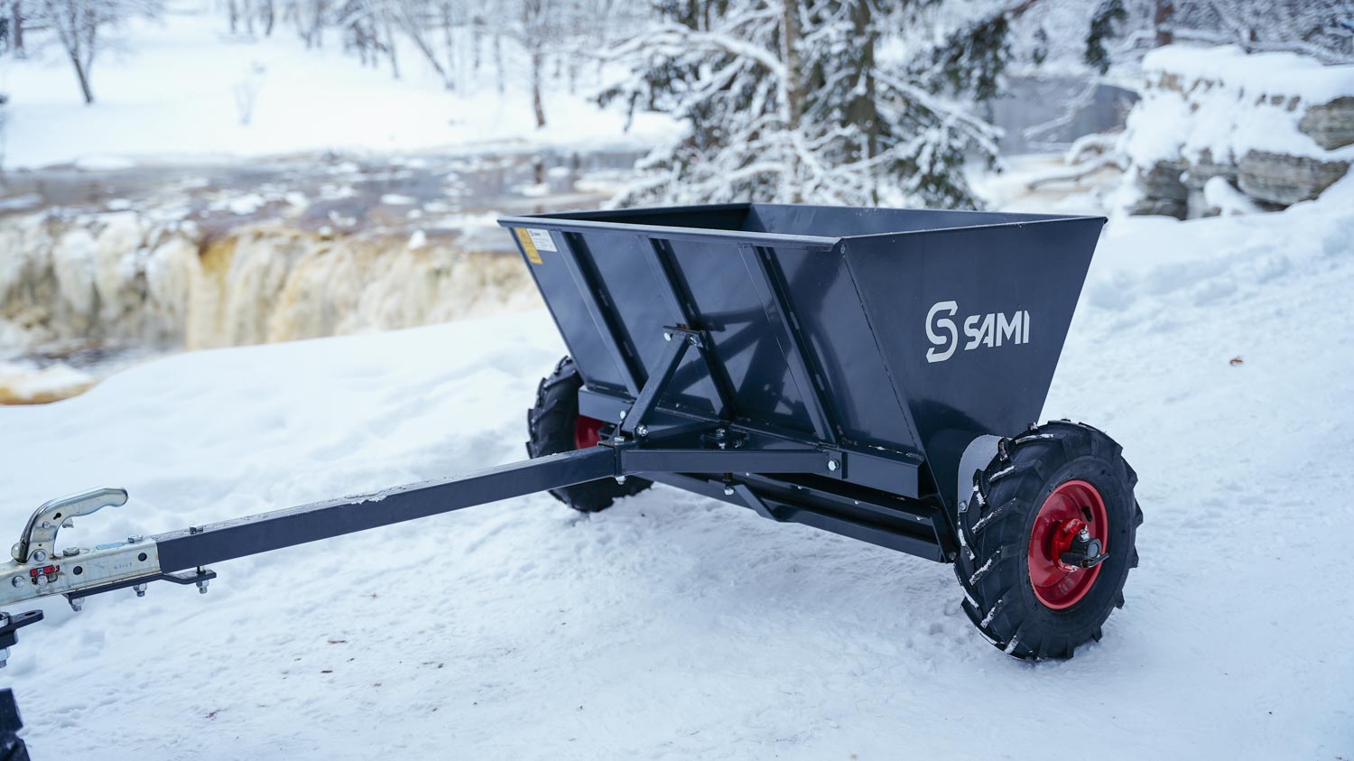 SAMI Vlečeni posipalnik S-290
